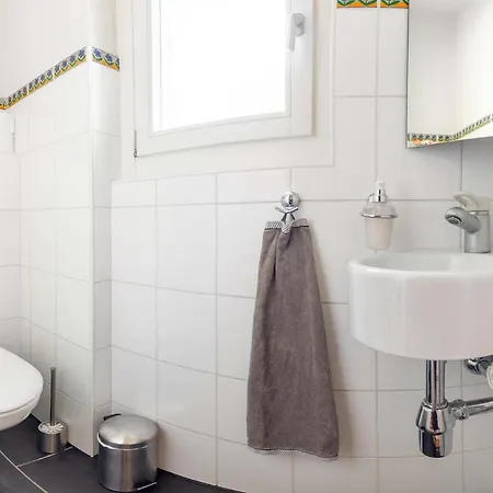 1 Cozy Bedroom For 2 People - Garden & Pool